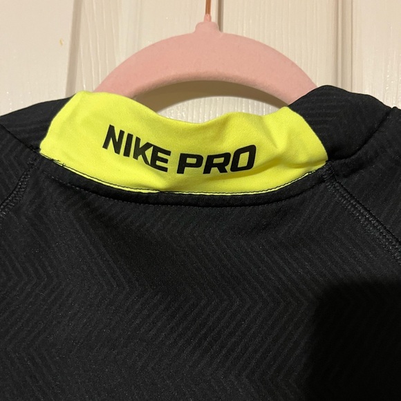 Nike Men’s Pro Dri-FIT Black and Yellow 1/2 Zip Top Xlarge - Picture 5 of 7